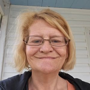 Meet your Posher, Pamela